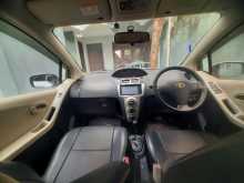 https://riyasewana.com/uploads/toyota-vitz-2007-98395412754.jpg