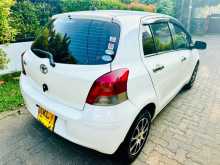 https://riyasewana.com/uploads/toyota-vitz-2008-2008-137390712094.jpg