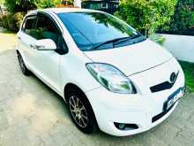 https://riyasewana.com/uploads/toyota-vitz-2008-2008-137390713002.jpg