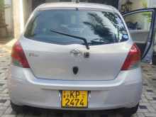 https://riyasewana.com/uploads/toyota-vitz-2008-89345012442.jpg