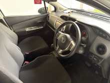 https://riyasewana.com/uploads/toyota-vitz-20115036574.jpg