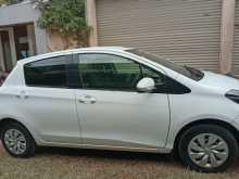 https://riyasewana.com/uploads/toyota-vitz-2015-1215595712634.jpg
