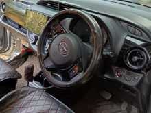 https://riyasewana.com/uploads/toyota-vitz-2018-2018-312203512463.jpg