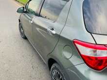 https://riyasewana.com/uploads/toyota-vitz-2018-2110151312624.jpg