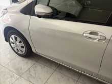 https://riyasewana.com/uploads/toyota-vitz-2018-2315112712752.jpg