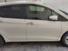https://riyasewana.com/uploads/toyota-vitz-2018-30350512634.jpg