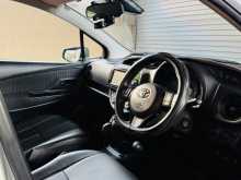 https://riyasewana.com/uploads/toyota-vitz-2018-720332712822.jpg