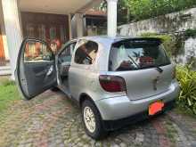 Toyota Vitz 2000 Car