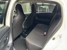 https://riyasewana.com/uploads/toyota-vitz-24184302256.jpg