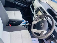 https://riyasewana.com/uploads/toyota-vitz-2710123824443.jpg
