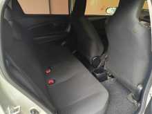 https://riyasewana.com/uploads/toyota-vitz-27120733664.jpg
