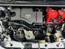 https://riyasewana.com/uploads/toyota-vitz-2814551924162.jpg