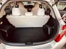 https://riyasewana.com/uploads/toyota-vitz-30130239534.jpg