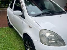 Toyota Vitz 2000 Car