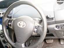 https://riyasewana.com/uploads/toyota-vitz-4125630302.jpg