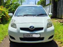 https://riyasewana.com/uploads/toyota-vitz-8-18140426902.jpg
