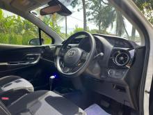 https://riyasewana.com/uploads/toyota-vitz-edition-2513433217025.jpg