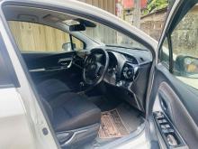 https://riyasewana.com/uploads/toyota-vitz-edition-614003924842.jpg