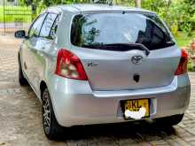 https://riyasewana.com/uploads/toyota-vitz-ksp-2005-228535812413.jpg