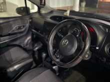 https://riyasewana.com/uploads/toyota-vitz-safety-2018-2310255912374.jpg