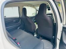 https://riyasewana.com/uploads/toyota-vitz-safety-2619014417576.jpg