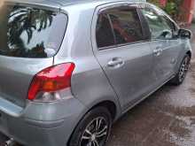 https://riyasewana.com/uploads/toyota-vitz-scp90-2007-1214053612322.jpg