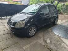 Toyota VITZ 2000 Car