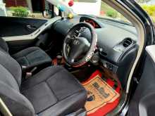 https://riyasewana.com/uploads/toyota-vitz-u-30183558205.jpg