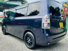 Toyota Voxy 2007 Van