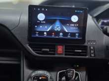 https://riyasewana.com/uploads/toyota-voxy-2014-1515474712684.jpg