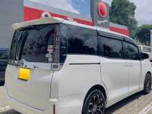 https://riyasewana.com/uploads/toyota-voxy-2014-2715553412083.jpg