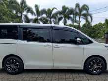 https://riyasewana.com/uploads/toyota-voxy-2015-1311551612843.jpg