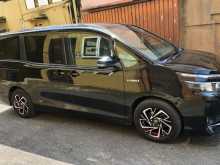 https://riyasewana.com/uploads/toyota-voxy-2015-2116235812032.jpg