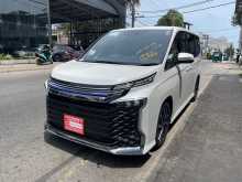 https://riyasewana.com/uploads/toyota-voxy-2025-415065512101.jpg