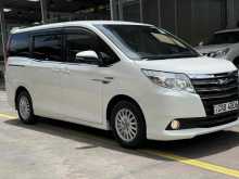 Toyota VOXY 2014 Van