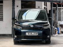 Toyota Voxy 2015 Van