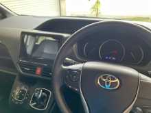 https://riyasewana.com/uploads/toyota-voxy-4154719766.jpg