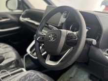 https://riyasewana.com/uploads/toyota-voxy-819233522873.jpg