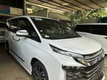 Toyota Voxy Hybrid SZ 2025 Van