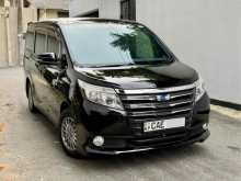 Toyota Voxy Noah G Grade 2014 Van