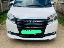 Toyota Voxy Noah 2014 Van