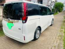 Toyota Voxy Noah 2014 Van