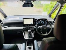https://riyasewana.com/uploads/toyota-voxy-sz-1416311724762.jpg