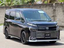 Toyota VOXY SZ 2024 Van