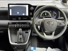 https://riyasewana.com/uploads/toyota-voxy-sz-2122354422772.jpg