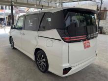 https://riyasewana.com/uploads/toyota-voxy-sz-21530924403.jpg