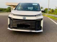 Toyota Voxy SZ 2023 Van