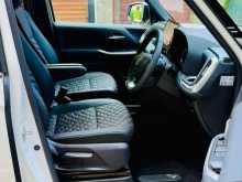 https://riyasewana.com/uploads/toyota-voxy-sz-71015455003.jpg