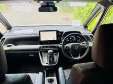 https://riyasewana.com/uploads/toyota-voxy-sz-71016136185.jpg