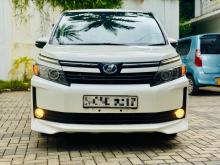 Toyota Voxy 2014 Van